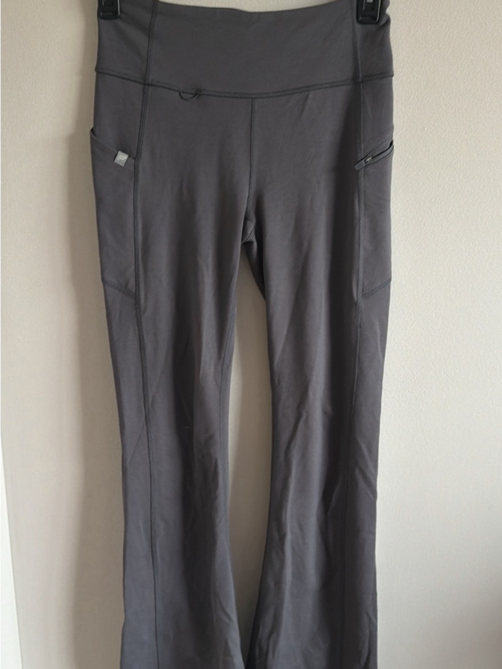 Women's Fabletics Scrub set - Picture 4 of 15